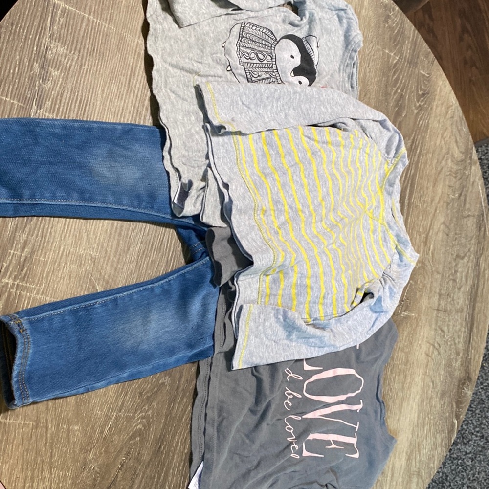 Old navy size 2t clothes